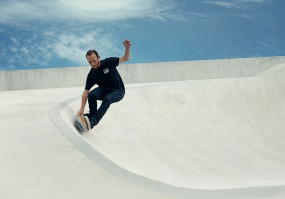 Ross McGouran con el Lexus Hoverboard, aeropatín o monopatín volador 